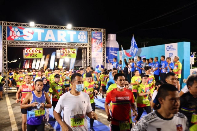 ณัฐวุฒิ- วรพรรณ แชมป์"โพคารี่สเวทภูเก็ตธอน2020"ระยะ10 กม.