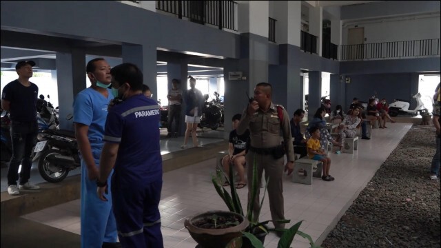 หนุ่มเครียด!จุดไฟเผาเสื้อผ้าในห้องพักก่อนออกมานั่งริมระเบียง