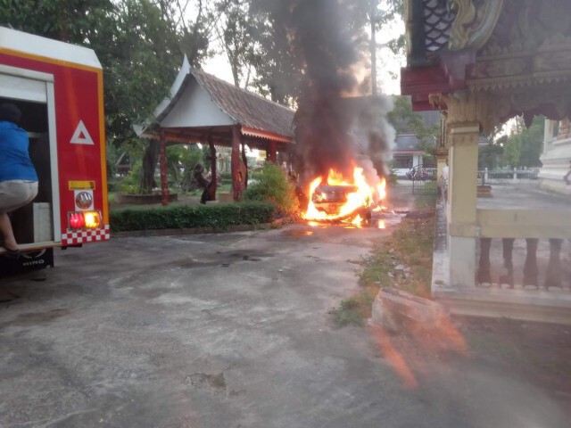 ระทึกแก๊สรถเก๋งระเบิดไฟลุกท่วมหวิดย่างสดคนขับศิษย์วัดดัง