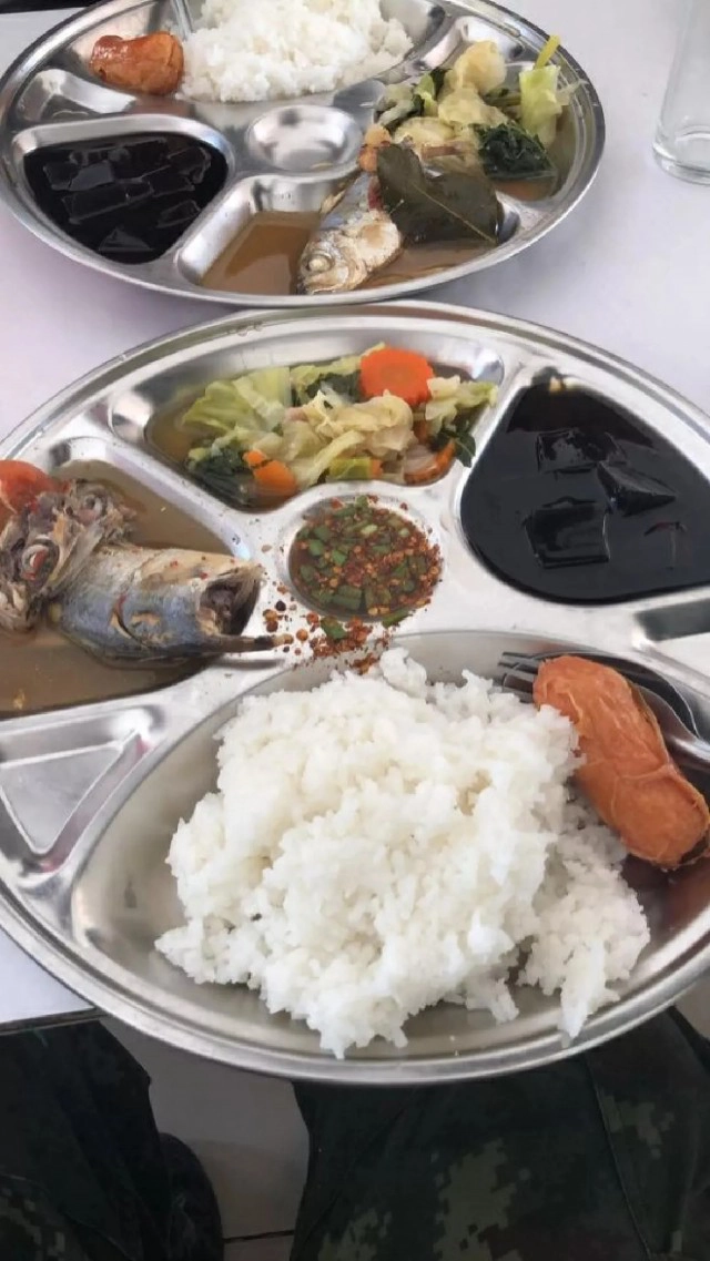 ดูอีกมุม!! จากอดีตพลทหารหนุ่ม เปิดภาพกับข้าวของจริงไม่สวยหรูอย่างที่เห็น