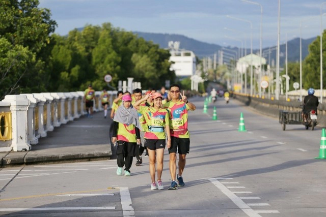 ณัฐวุฒิ- วรพรรณ แชมป์"โพคารี่สเวทภูเก็ตธอน2020"ระยะ10 กม.