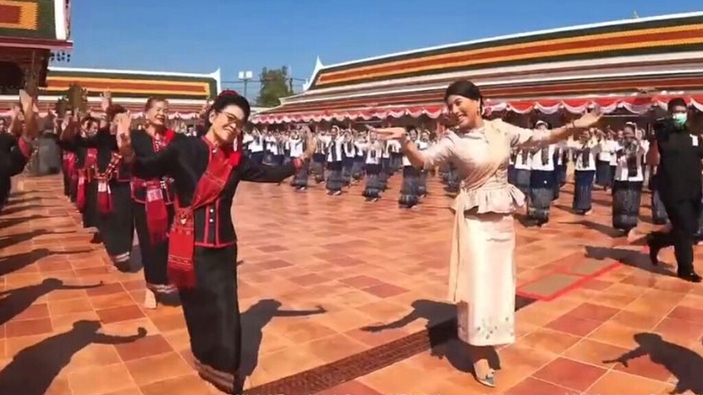 สุดปิติ! เจ้าฟ้าหญิงสิริวัณณวรีฯ ทรงฟ้อนรำร่วมกับประชาชนอย่างดงามอ่อนช้อย