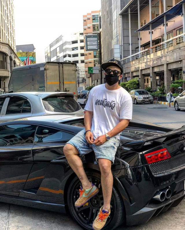 "ดีเจภูมิ" ทำอาชีพเสริม ส่งของด้วยรถแลมโบกินี่ คันละ 20 ล้าน?