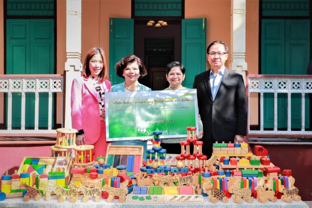 "เติมสุขรวมน้ำใจ ปันของใช้ให้น้อง"
