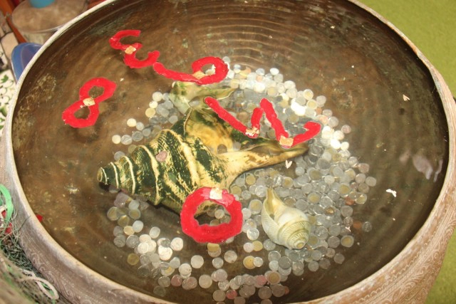 ฤๅษีเณร  ธาตุพุทธคุณทำพิธีจรดตัวเลขโสฬสสะระตะ