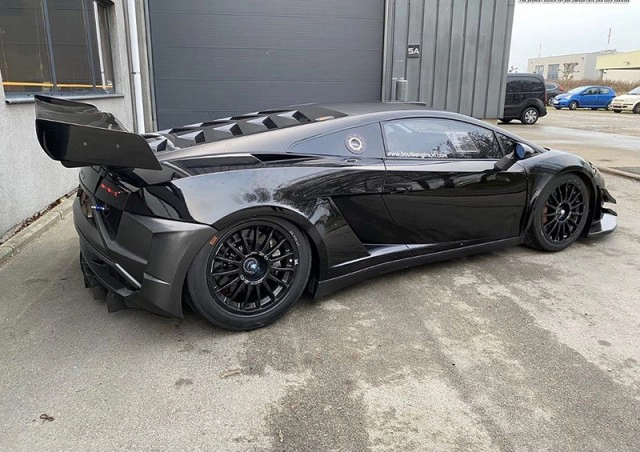 "ดีเจภูมิ" ทำอาชีพเสริม ส่งของด้วยรถแลมโบกินี่ คันละ 20 ล้าน?