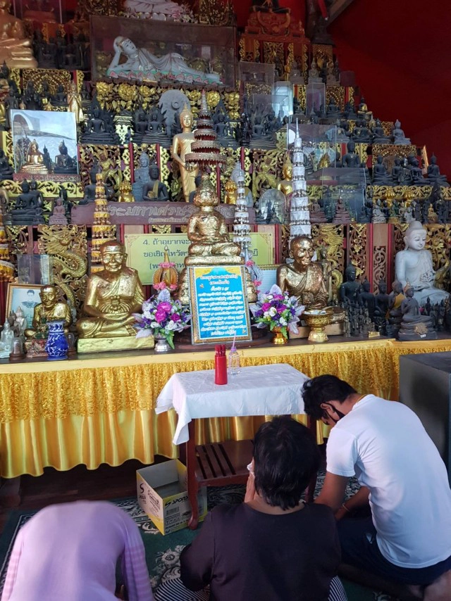 เยี่ยมชมศิลปะมอญไหว้พระขอพรขอโชคที่"วัดสร่างโศก"