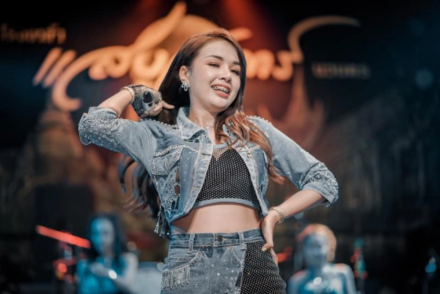 " เจนนี่ ได้หมดถ้าสดชื่น " เจอดราม่า แกะเพลงสากลร้อง ดันสำเนียงไม่เป๊ะ!!