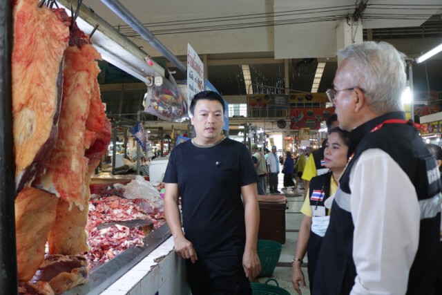 ตรวจแผงเนื้อตลาดสดสร้างความมั่นใจผู้บริโภค