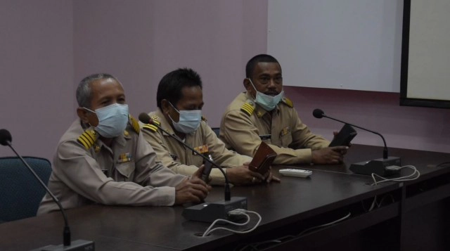 กำนัน-ผู้ใหญ่บ้านสุดทน รวมตัวยื่นหนังสือขับไล่นายอำเภอ