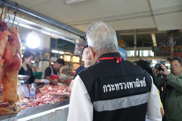 ตรวจแผงเนื้อตลาดสดสร้างความมั่นใจผู้บริโภค