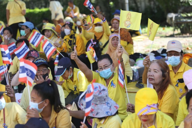 ไทยภักดียื่นสว. ค้านแก้รธน.-อัดพรรคการเมืองมุ่งล้มสถาบัน