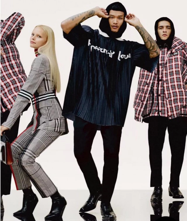 "หนุ่มร้อยเอ็ด" ขึ้นแท่นหล่อระดับโลก Burberry เลือกเป็นนายแบบของแบรนด์