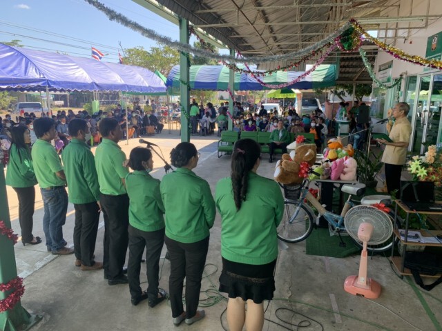 แจกผัดไทย 300 ห่อ เกษตรกรลูกค้า ธ.ก.ส.