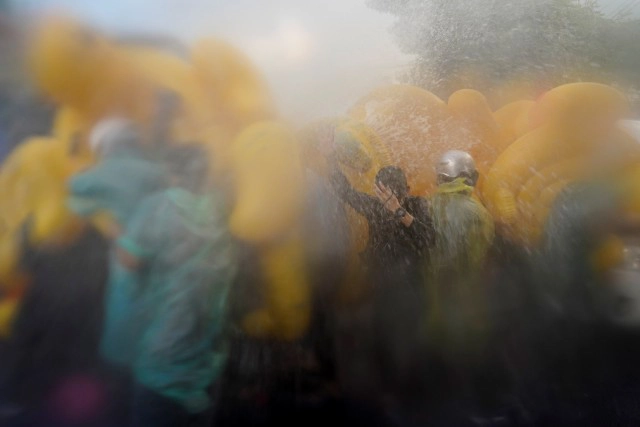 ไอดอลสาว BNK-CGM48 เคลื่อนไหวแล้ว!! หลังเหตุปะทะเดือด "ม็อบราษฎร vs ม็อบเสื้อเหลือง"