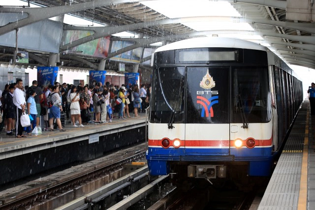 BTS ขู่กทม.ไม่จ่ายหนี้8พันล้าน อาจหยุดเดินรถไฟฟ้าสายสีเขียว