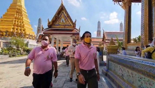 "บิณฑ์" กราบสักการะศาลหลักเมือง พร้อมเผยที่มาถูกลอตเตอรี่ 169 ใบ