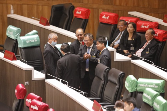 " ชวน"ขอสมาชิกรวบรัดขั้นตอนขานชื่อลงคะแนนรับร่าง