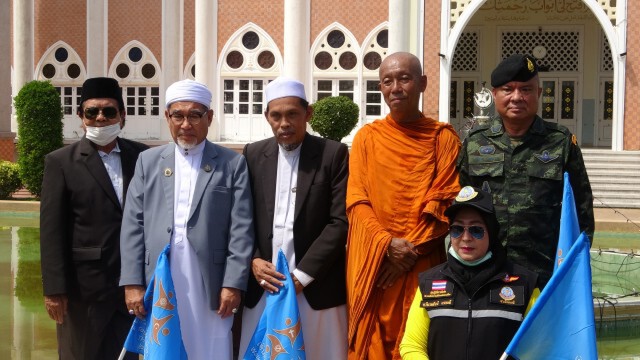 ธุดงค์เพื่อสันติภาพโลกจากเบตงถึงปัตตานีแล้ว
