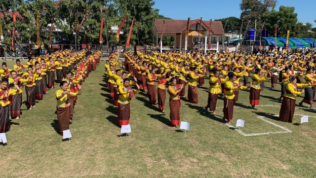 รำบวงสรวงบรรพบุรุษ ฉลองใหญ่ 238 ปีศรีสะเกษ