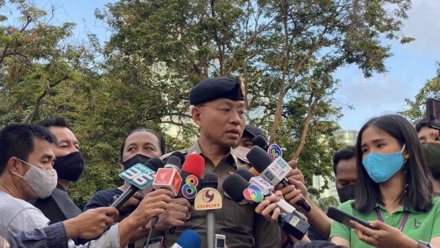 ตร.เตือนผู้ชุมนุม ห้ามบุกเข้า "สำนักงานตำรวจแห่งชาติ" เด็ดขาด!!