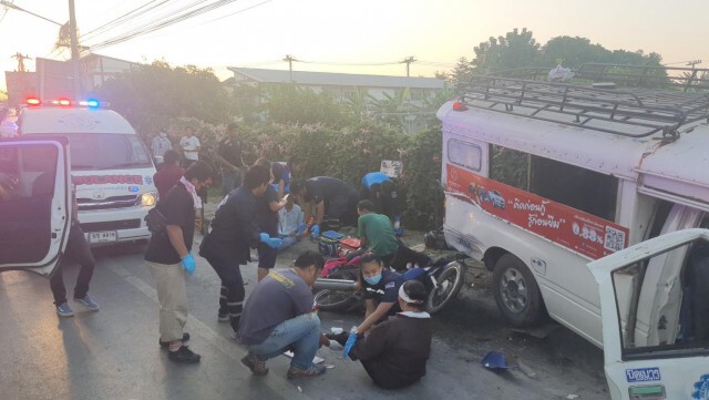 กระบะหลับในชนรถโดยสารสาธารณะเจ็บระนาว