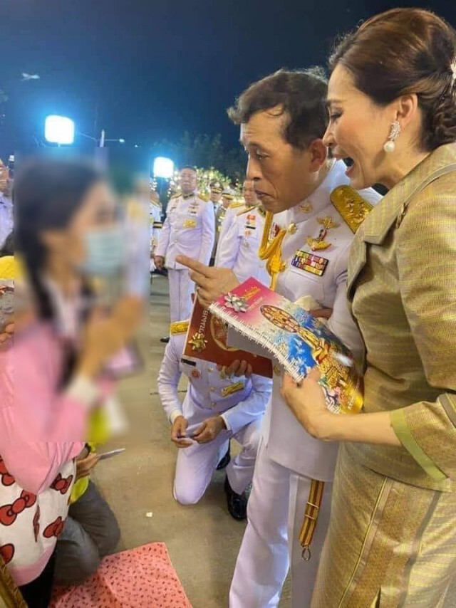 ปลื้มปิติ "ในหลวง-พระราชินี" ตรัสกับเด็กหญิงเขียนจม.ให้กำลัง "เราอ่านทุกวันและเก็บไว้ที่โต๊ะทำงาน"