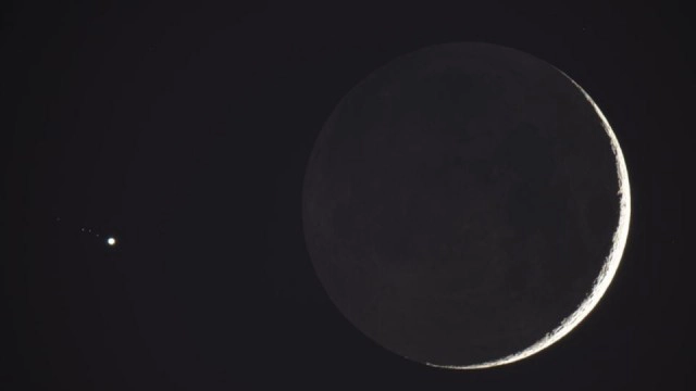 คืนนี้... รอชม ปรากฏการณ์ "ดาวเคียงเดือน"