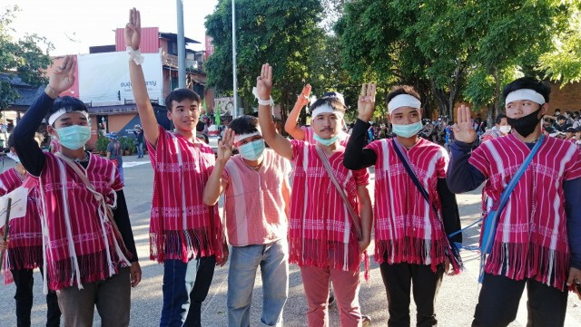 เกษตรกรภาคเหนือชุมนุมเดินขบวนค้านเช่าที่ดิน ส.ป.ก.