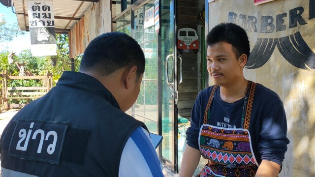 ผวากระสุนปริศนาเจาะทะลุกระจกหน้าร้านตัดผม