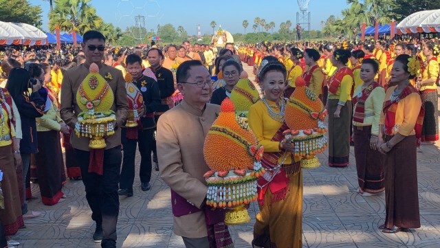 เปิดยิ่งใหญ่ 238 ปีศรีสะเกษ นางรำ 3 หมื่นบวงสรวงบรรพบุรุษ
