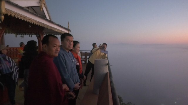 ชม"เมืองลี้"ท่ามกลางทะเลหมอก-ที่วัดพระพุทธบาทผาหนาม