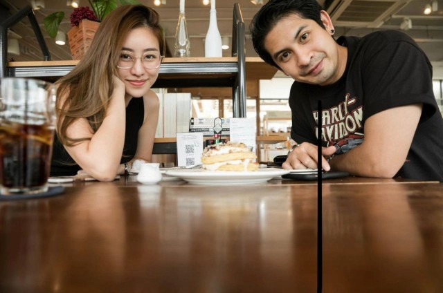 "คิมเบอร์ลี่" ร่วมยินดีคนรักเก่า "เจ็ท" เซอร์ไพร์ขอแฟนสาวแต่งงาน