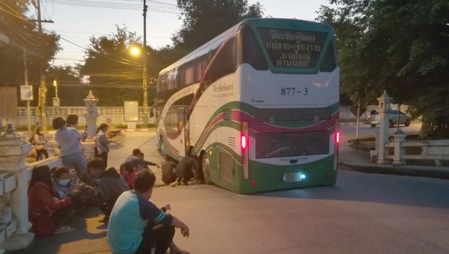รถบัสติดสะพานประตูชัย-นาน 4 ชม.