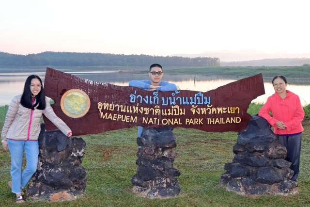 แห่กางเต็นท์-เสพธรรมชาติ "อช.แม่ปืม"