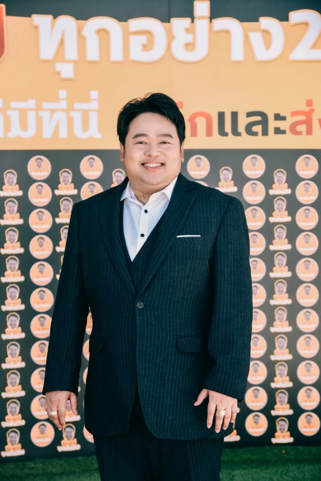 คนบันเทิงยก"พี่เดย์" เป็นผู้ปิดทองหลังพระ เปิดร้านทุกอย่าง 20 ช่วยคนในยุคโควิด