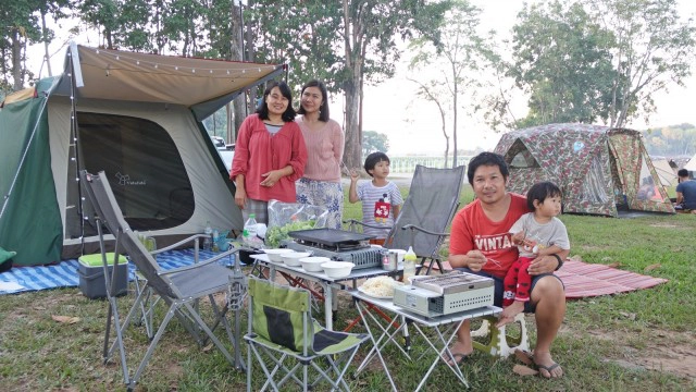 แห่กางเต็นท์-เสพธรรมชาติ "อช.แม่ปืม"