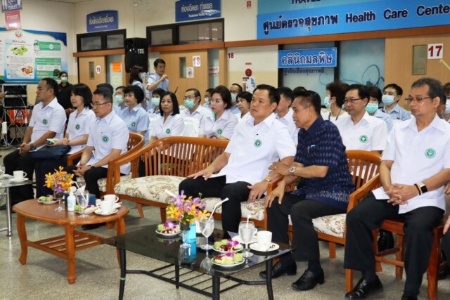 รมว.สธ.เปิดคลินิกกัญชาทางการแพทย์นครพนม