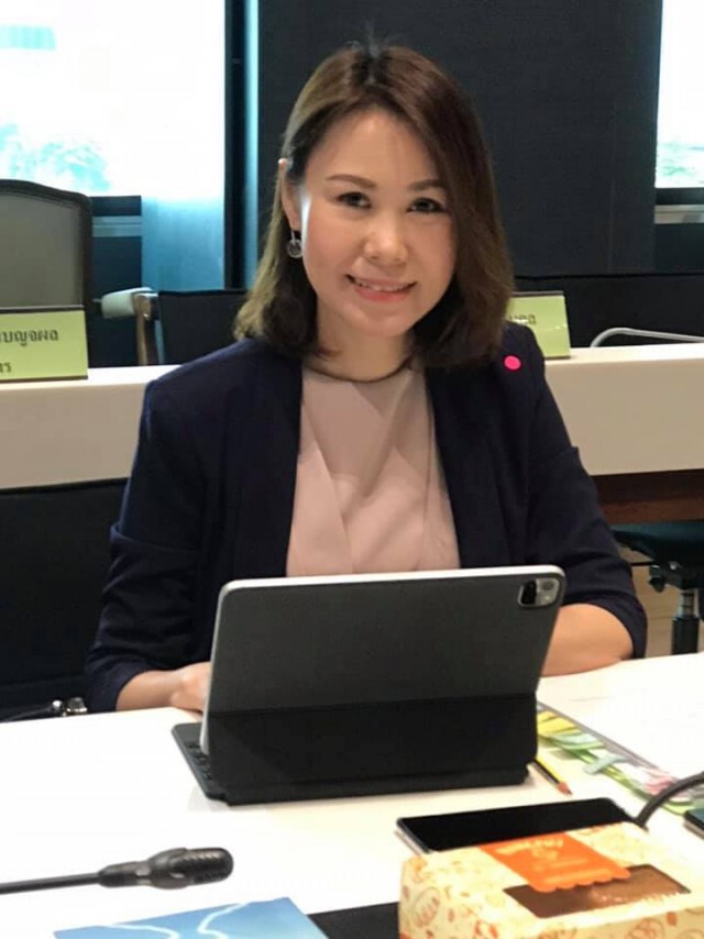 ด่วน! "โบว์ ณัฏฐา" ขอเงินบริจาคส่งพระร่วมม็อบโดนคดี พ.ร.บ.คอมพ์ ลี้ภัยไปยุโรปตั้งสำนักสงฆ์