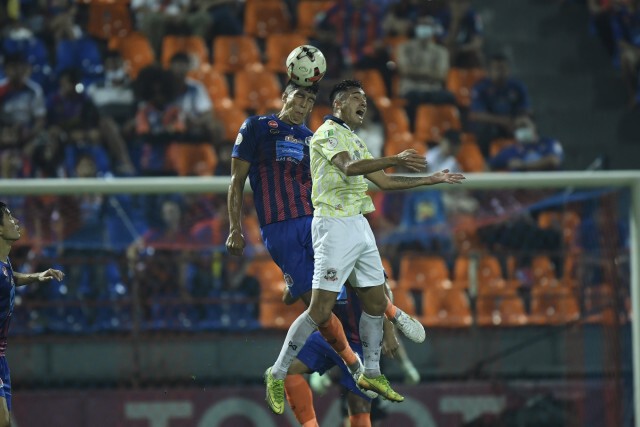 ฟอร์มดุ "การท่าเรือ" เปิดบ้านถล่ม" สุพรรณบุรี" 4-0