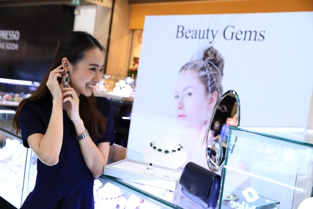 เหล่านักธุรกิจคนดังร่วมงานมหกรรมนาฬิกาและจิวเวลรี่