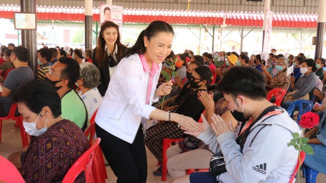 "หน่อย ยลดา"ผู้สมัครนายกฯช่วยลูกชายนายกฯหลีหาเสียง