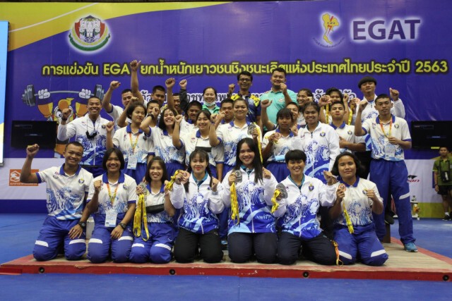 โรงเรียนกีฬาเทศบาลนครสวรรค์เอ คว้า 2 รางวัล ยกน้ำหนัก