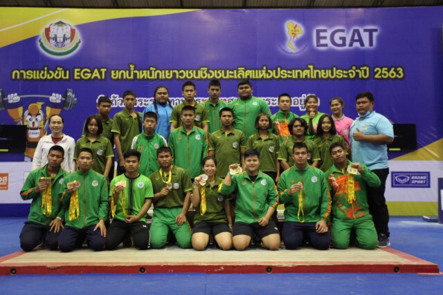 โรงเรียนกีฬาเทศบาลนครสวรรค์เอ คว้า 2 รางวัล ยกน้ำหนัก