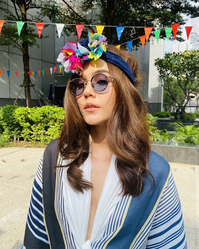 "ชมพู่ อารยา" ใส่ "รองเท้าบูตยางสีเขียว" ดูธรรมดา แต่ไม่ธรรมดา