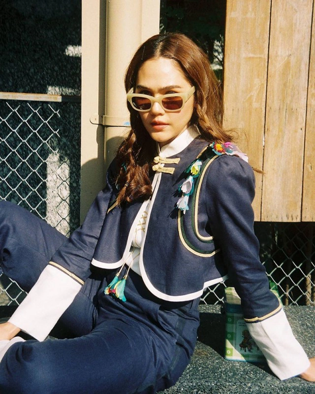 "ชมพู่ อารยา" ใส่ "รองเท้าบูตยางสีเขียว" ดูธรรมดา แต่ไม่ธรรมดา