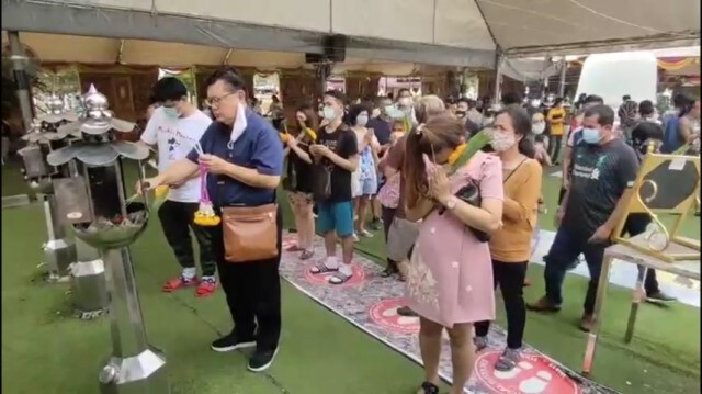 นักท่องเที่ยวทะลักหยุดยาว เงินสะพัด 800 ล้าน