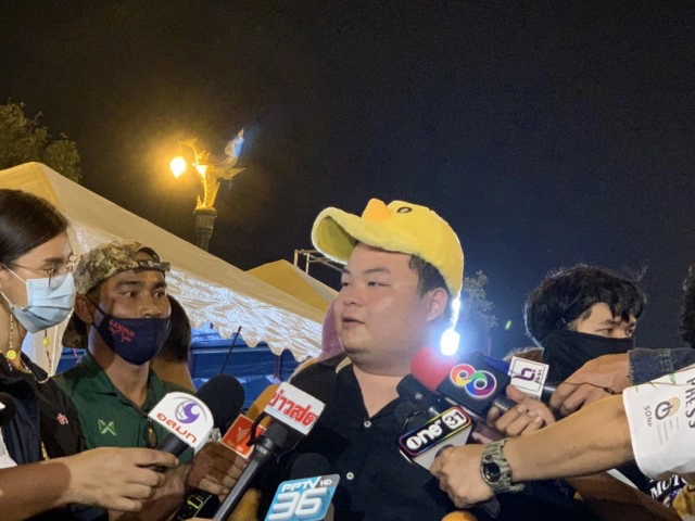 "เพนกวิน" ย้ำ 25 พ.ย. มี "บิ๊กเซอร์ไพรส์"-ไม่ขอลี้ภัยแม้โดนคดี ม.112