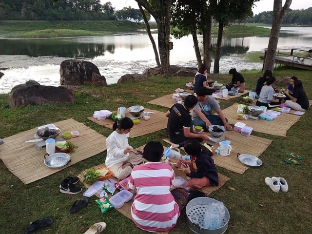 อช.แม่ปืม เสิร์ฟ"หมูกระทะพอใจ"คลายหนาว