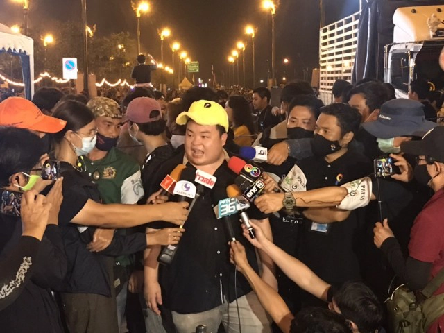 "เพนกวิน" ย้ำ 25 พ.ย. มี "บิ๊กเซอร์ไพรส์"-ไม่ขอลี้ภัยแม้โดนคดี ม.112